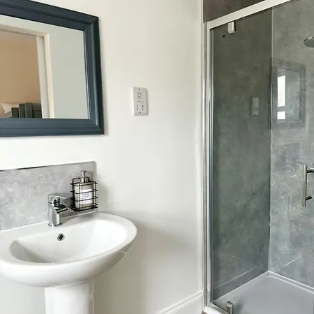 Pensión Full House 4*