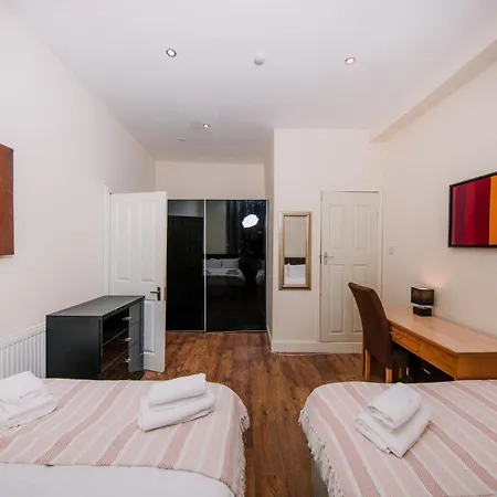 Apartman Colourful Near Carlton Hill *