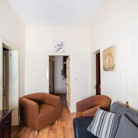 Apartman Colourful Near Carlton Hill *