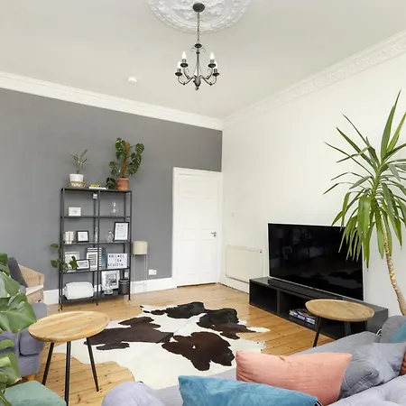 Chic And Stylish 2-bedroom Near Centre Appartement