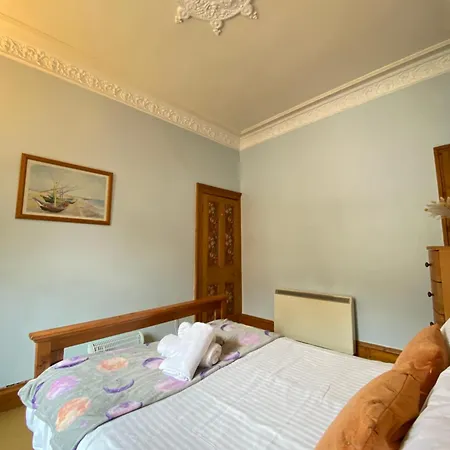 Charming 1 Bedroom アパート エディンバラ