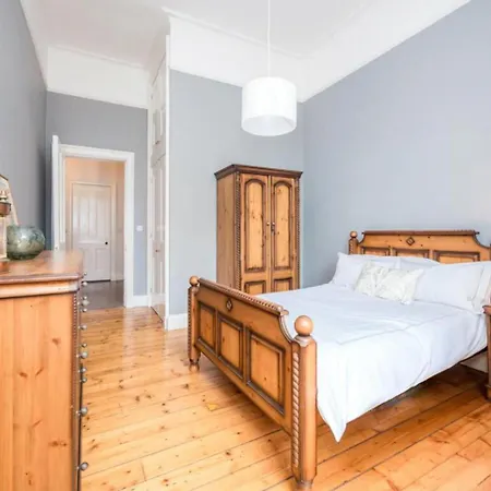 Elegant Flat In Meadows * Edinburgh