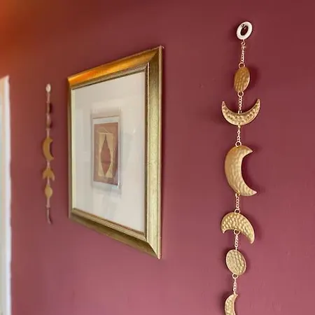 2 Bedrooms In Near Center Édimbourg
