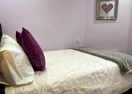 Modern 1 Bedroom In Leith Tram Station * Εδιμβούργο