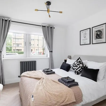 Modern 2 Bed *