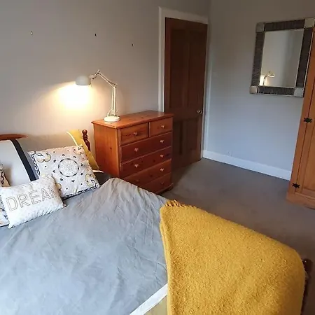 2 Bed House Free Parking Near Murrayfield Stadium Edinburgh