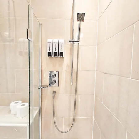 Lejlighed Spacious 2 Bedroom In The Heart Of New Town
