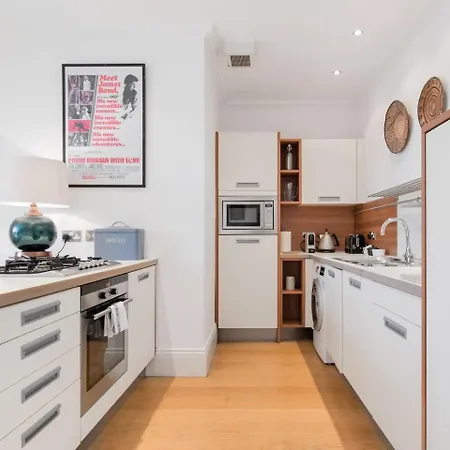 Super - Georgian Double Upper Flat With Castle Views In New Town *