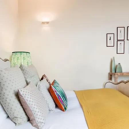 Super - Georgian Double Upper Flat With Castle Views In New Town *