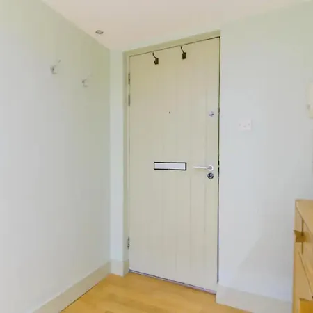 Modern Flat In The Middle Of Old Town * EDI