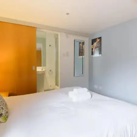 Modern Flat In The Middle Of Old Town * EDI