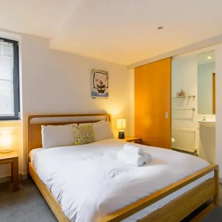Appartement Modern Flat In The Middle Of Old Town *