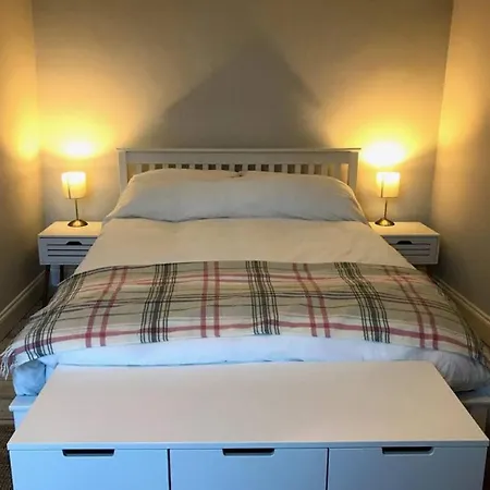 Relax In Style In Edinburghs Buzzing West End *