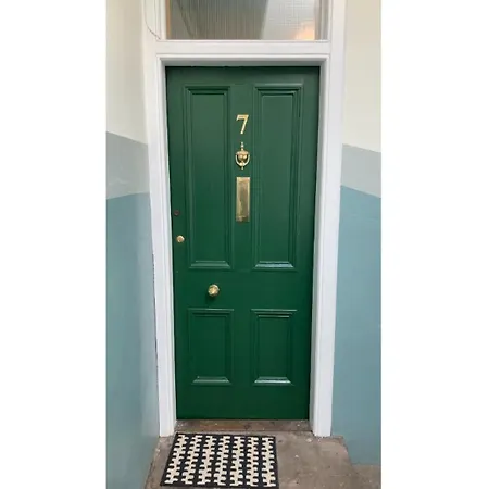Joivy Inviting 2-bed Flat Close To City Centre * Edinburg