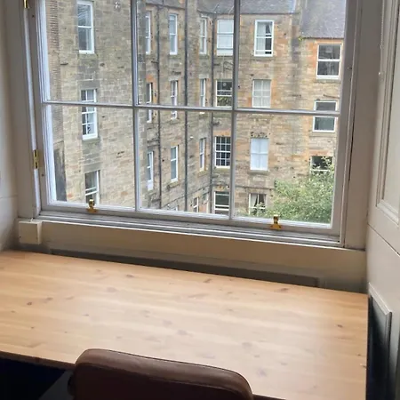 Joivy Inviting 2-bed Flat Close To City Centre Lägenhet