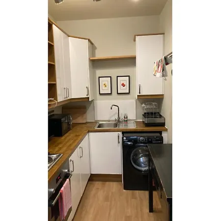 Lägenhet Joivy Inviting 2-bed Flat Close To City Centre *