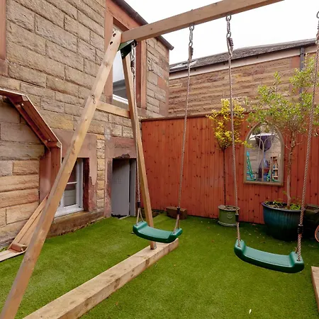 Beautiful Victorian Close To The Botanical Gardens, Free Parking! Apartment