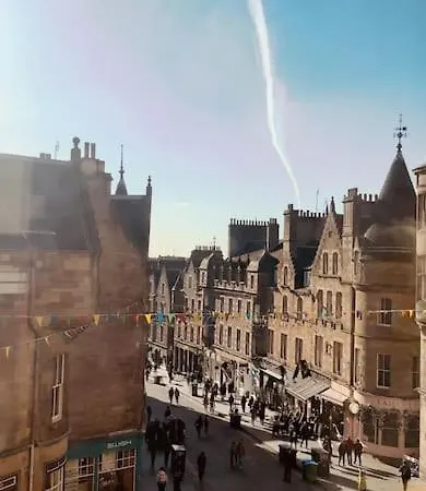 A Luxurious Wee Retreat On The Royal Mile Old Town Edimburgo