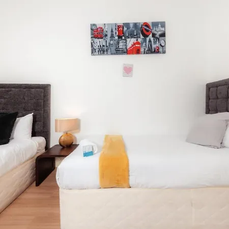 Desirable - City Centre Apartament