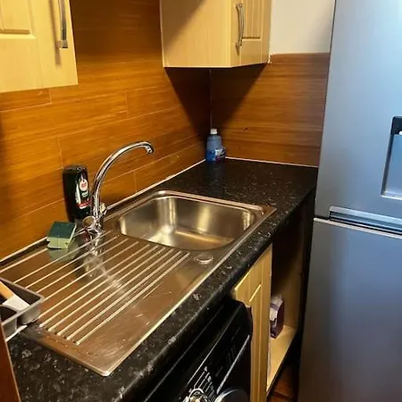 One Bedroom In Gorgie With New Heating System * Edimburgo