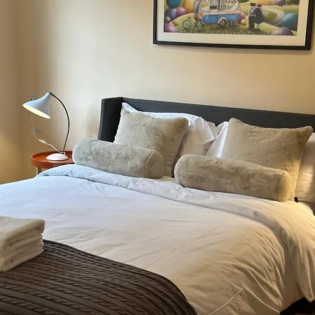 Διαμέρισμα One With Parking Space