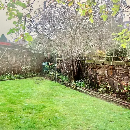 Spacious New Town Garden Flat Апартаменты Эдинбург
