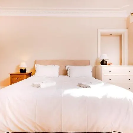 Spacious New Town Garden Flat Apartment Edinburgh