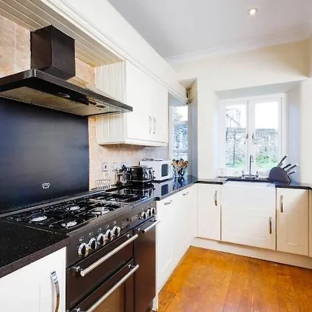 Spacious New Town Garden Flat Apartment Edinburgh
