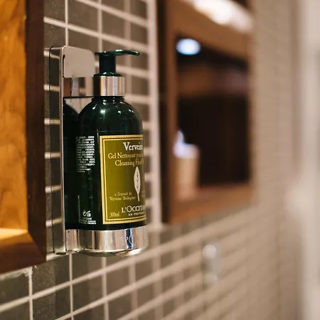 Hotel apartamentowy Fraser