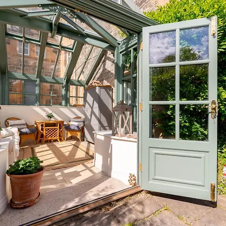Elegant 17th Century - Pass The Keys Holiday home Edinburgh