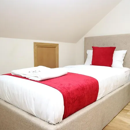 The Kew * אדינבורו