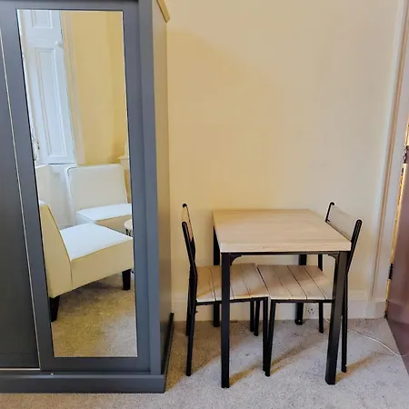 The Kew בית הארחה אדינבורו