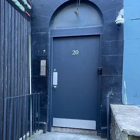 Morrison Street Apartment