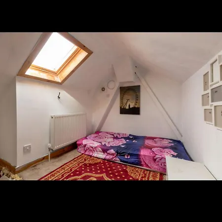 Hermitage Park Apartment *