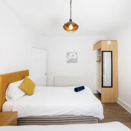 Warm & Welcoming City Centre Apt - Meadows 6! 아파트 에든버러