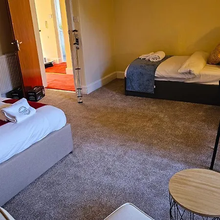 בית הארחה The Kew אדינבורו