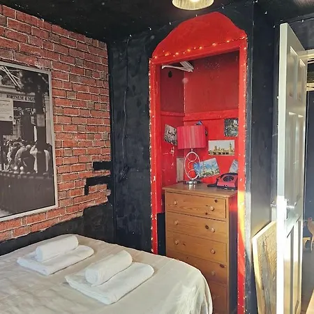 Oxgang's Shabby Chic * Edinburgh