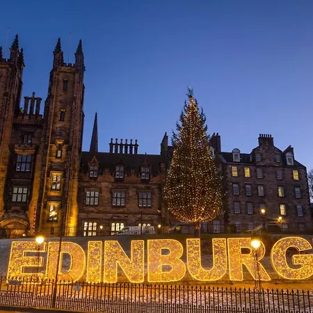 Stunning 5br Royal Mile Penthouse *