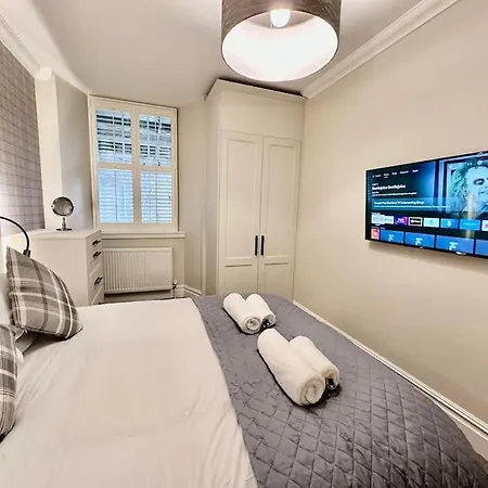 Spectacular 2 Bed, 2 Bath In Centre Apartamento Edimburgo