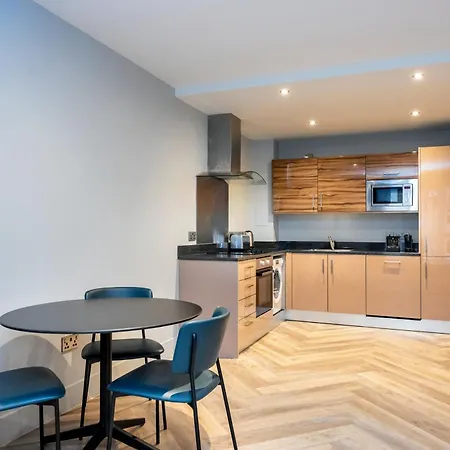 Staycity West End Aparthotel