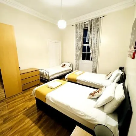 2 Bed Flat In *