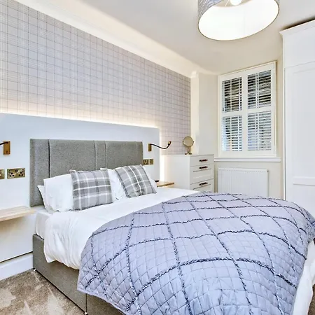 Spectacular 2 Bed, 2 Bath In Centre Apartamento *