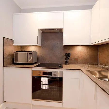 Haymarket Modern Flat For 2 Guests * Edimburgo