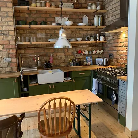 Apartment Charmingly Rustic 2bd Flat With Garden