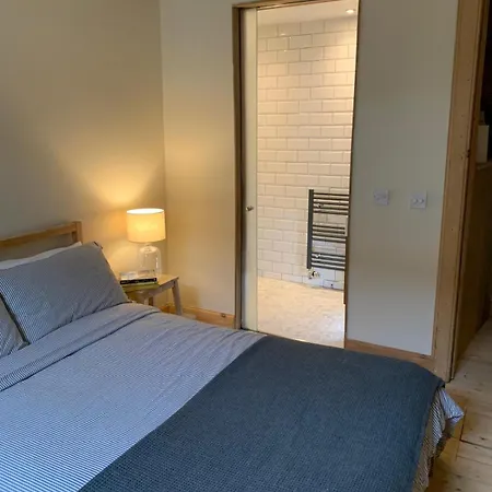 Apartment Charmingly Rustic 2bd Flat With Garden *