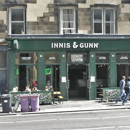 Apartment Flat In New Town , Lothian Road Heart Of Flat Sleeps 6