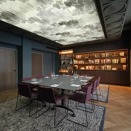 ホテル The Resident