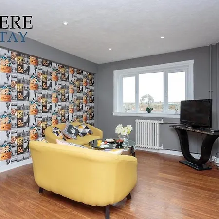 Stylish 3 Bedroom Apartment, Edinburgh