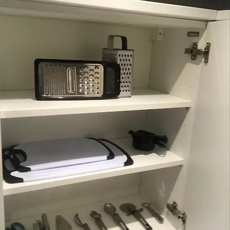 Haymarket Modern Flat For 2 Guests