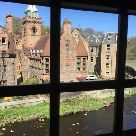 - - With Balcony And Free, Secure Garage Parking Edimburgo